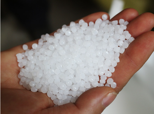 Yantai Co Tionscal Dúbailte Plaisteacha, Ltd Áitíonn ar Amhábhair Maighdean HDPE 100% chun Líonta Plaisteacha Ardchaighdeáin, Éicea-Cháirdiúla agus CRUA a chruthú